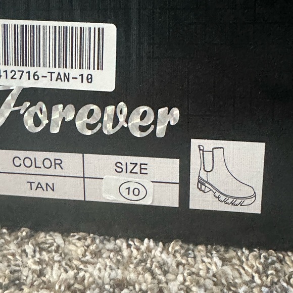 New tan Chelsea boots - Picture 4 of 9